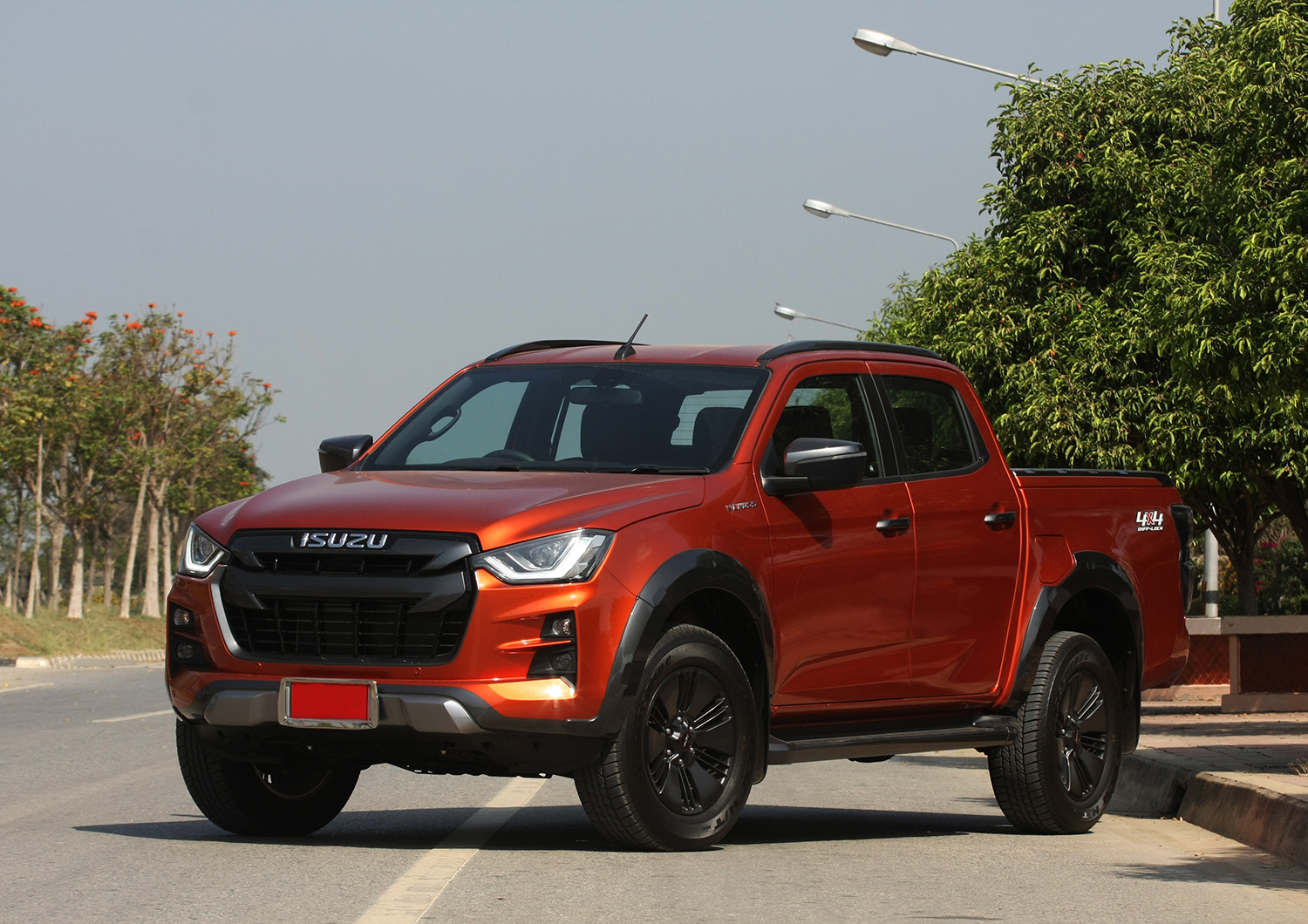 Cross v4. Isuzu d-Max 2021. Исузу d Max 2021. Пикап Исудзу д-Макс 2021. Isuzu d-Max 2023.